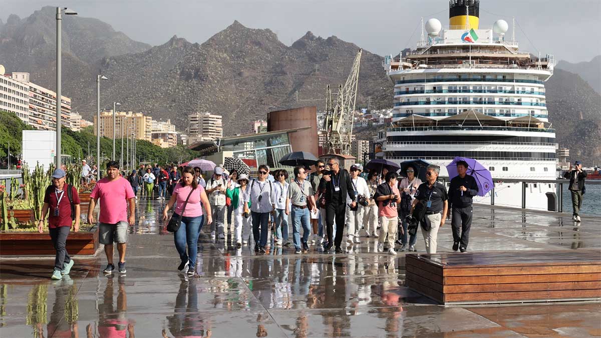 Más de 54.000 cruceristas coincidirán con los actos centrales del Carnaval en los puertos de Santa Cruz de Tenerife y La Palma