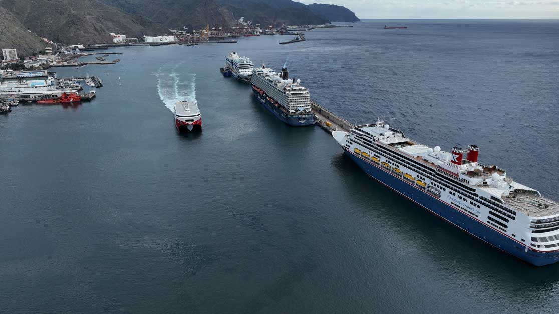 El Puerto de Santa Cruz de Tenerife supera los tres millones de pasajeros y los doce millones de toneladas de mercancías en 2025