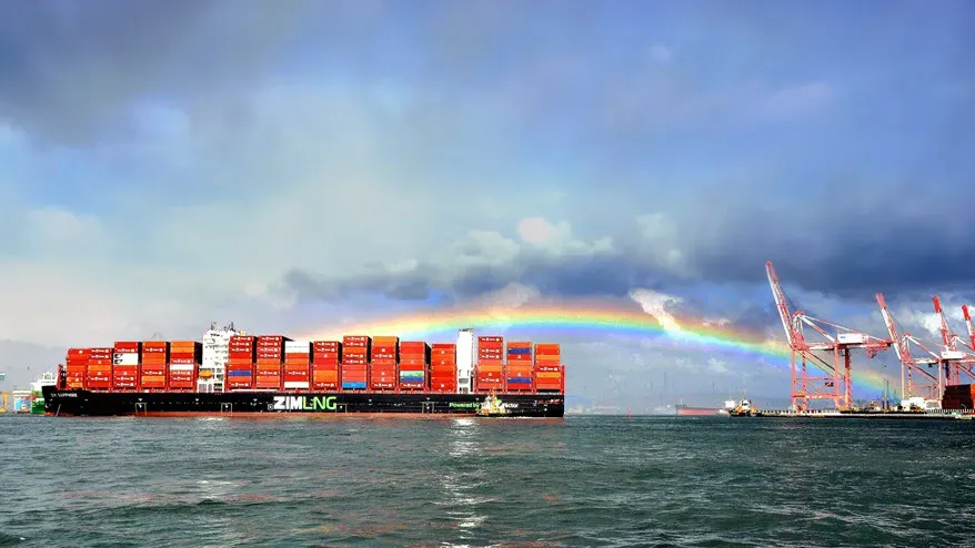 Hapag-Lloyd firma un acuerdo de más de 4.000 millones de dólares para adquirir la naviera israelí ZIM